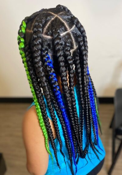 Multicolored jumbo knotless braids