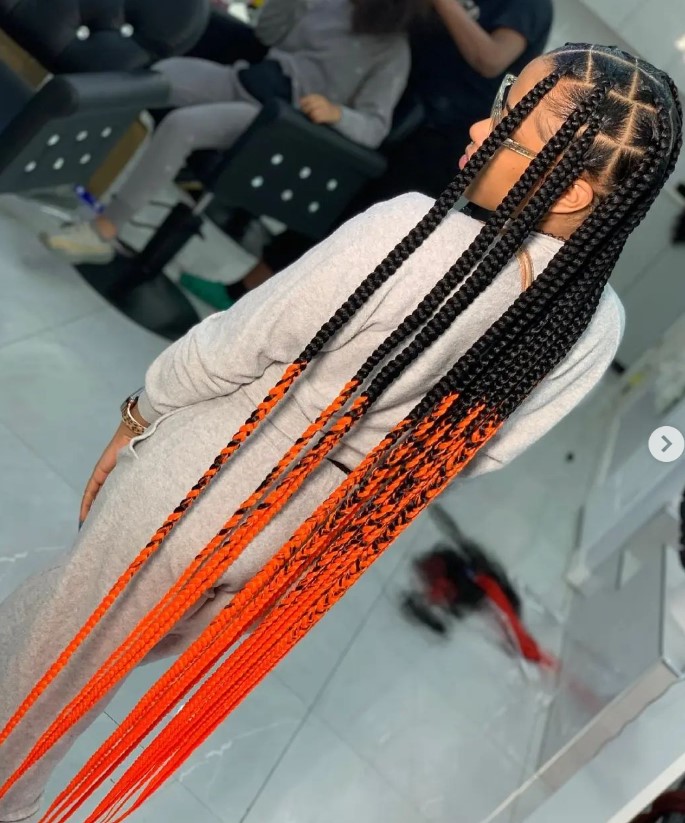 Long jumbo knotless braids