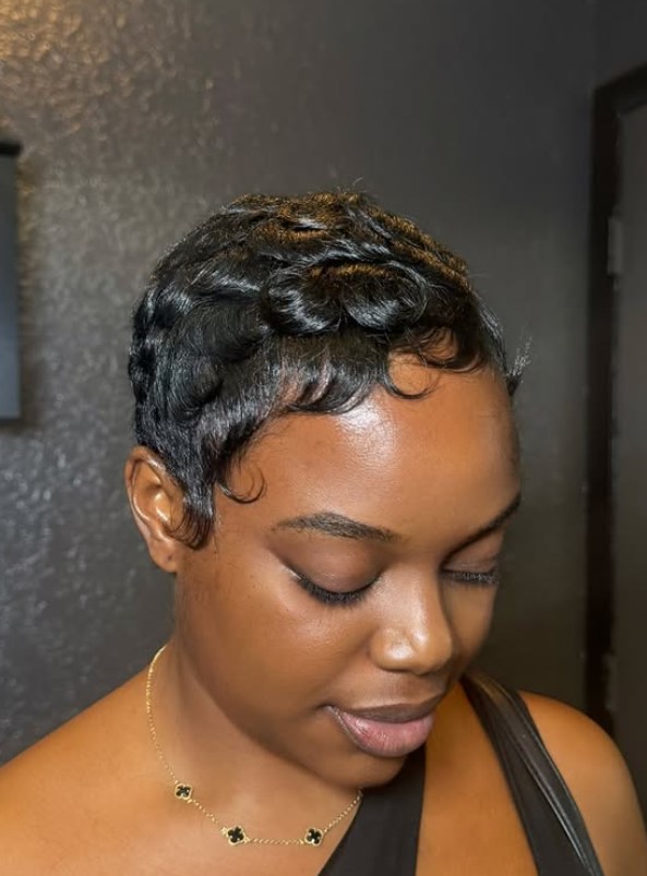 A lady wih a pixie haircut